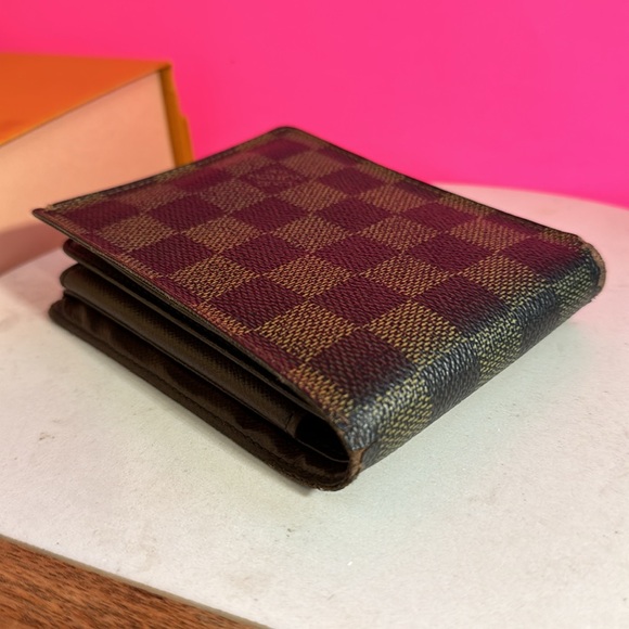 Louis Vuitton Damier Bifold Man’s wallet XL size Bif wallet for big man. - Picture 10 of 16